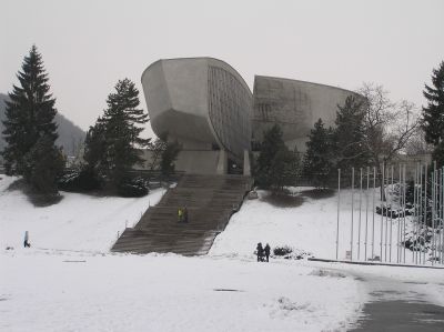 Monument över Slovakiska nationella upproret (SNP). Här finns även ett museum.